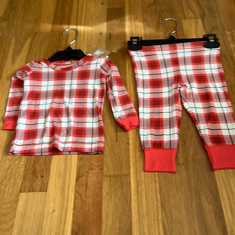 Angel Dear Christmas pajama two piece set with tags 6-12m